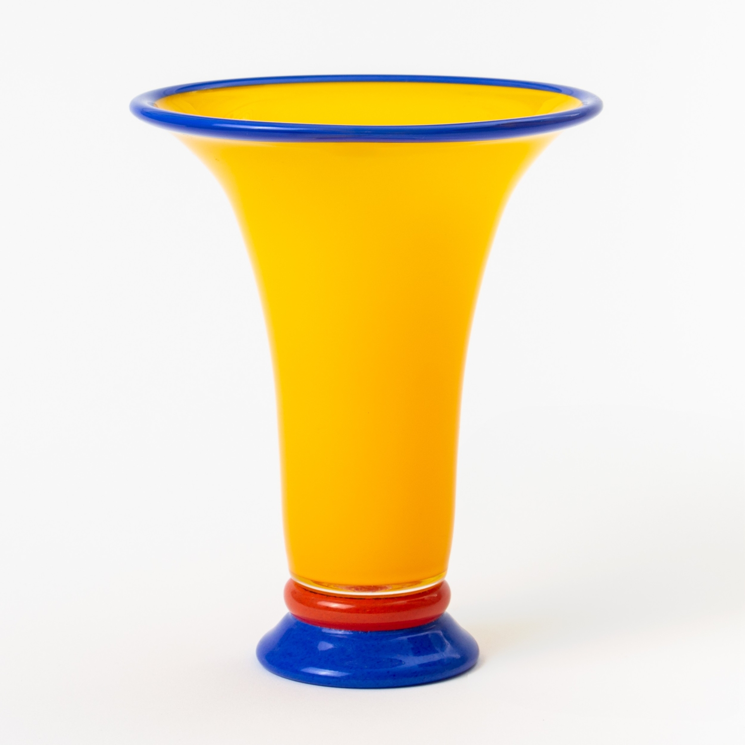 startseite-transjo-vase-yellow-01.jpg