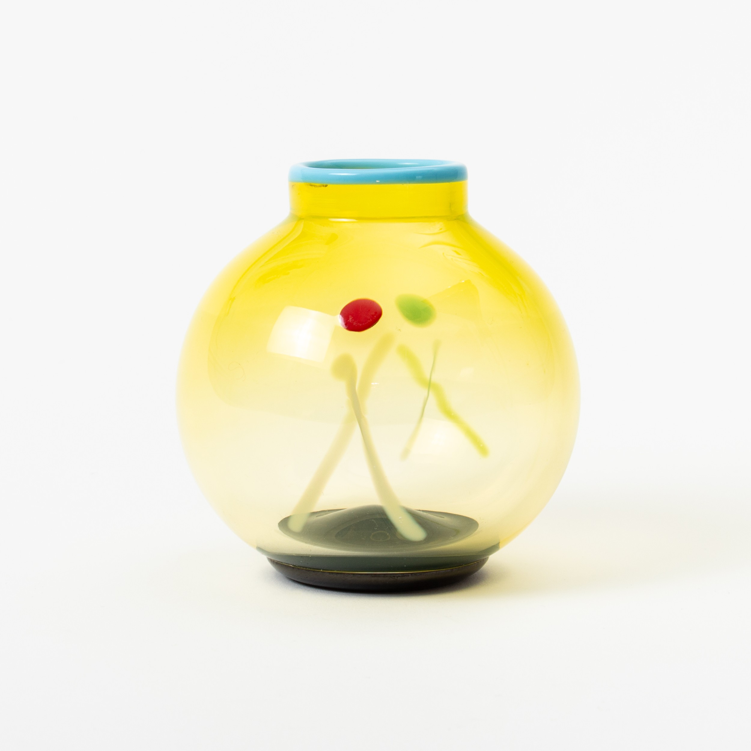 startseite-transjo-xs-vase-yellow-00.jpg